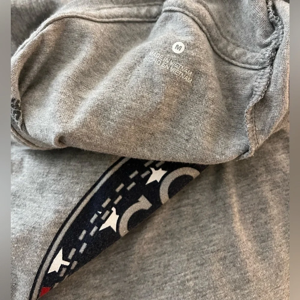 EUC Converse Chuck Taylor Youth Gray Tee w/Graphic; Size M 10-12 yrs; Unisex